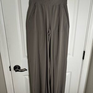 Lululemon Swift Mid-Rise Wide-Leg Pants -Size 2